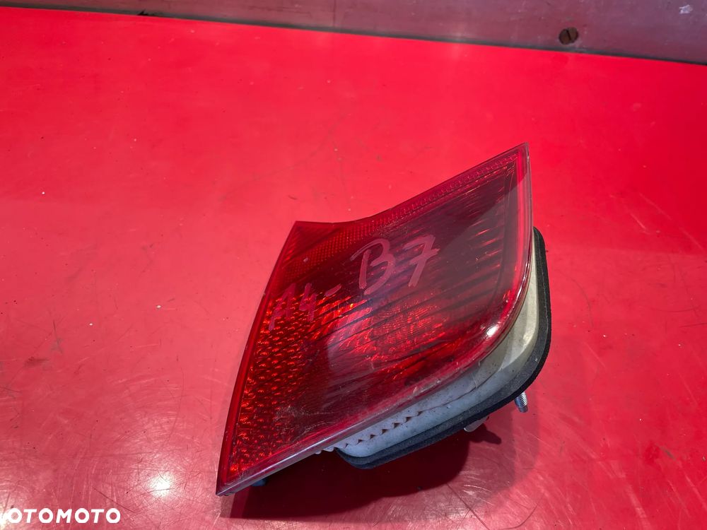 LAMPA PRAWA TYLNA W KLAPIE AUDI A4 B7 96503802 - 4