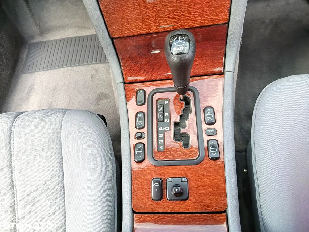 Mercedes-Benz Klasa E - 16