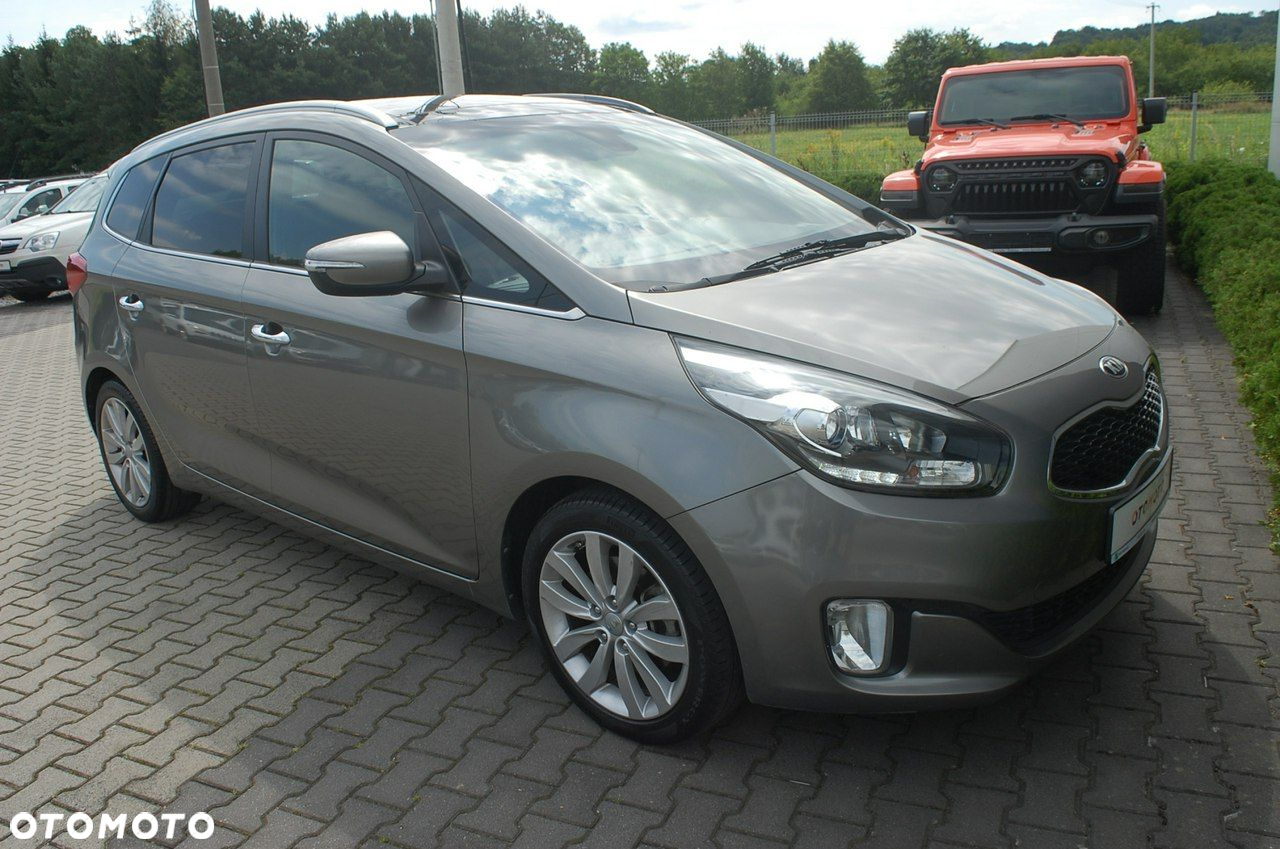 Kia Carens - 20