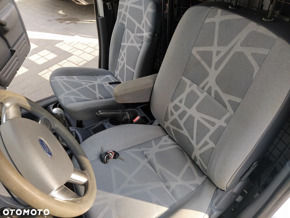 Ford Transit Connect - 7