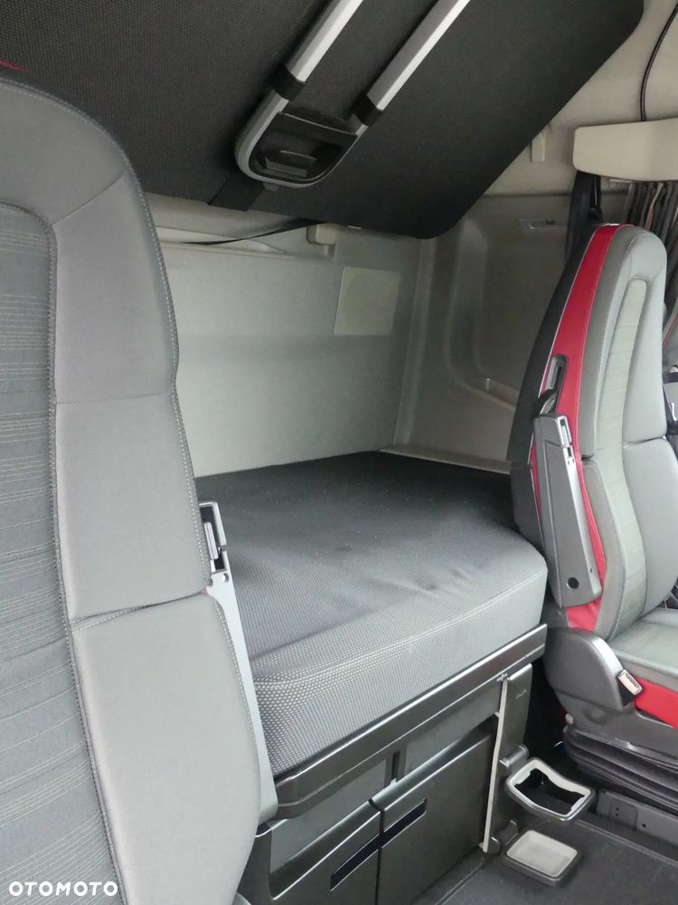 Volvo FH4 460 / EURO 6 / AUTOMAT / PEŁNY ADR / KLIMATYZACJA POSTOJOWA / - 25