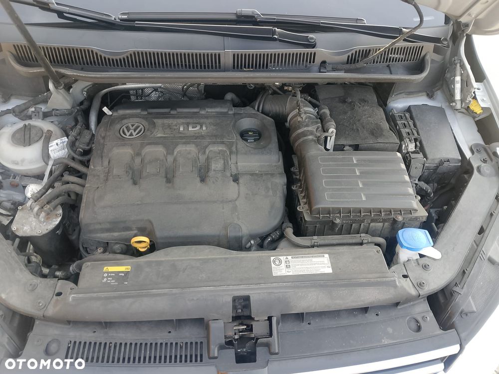 Volkswagen Touran - 28