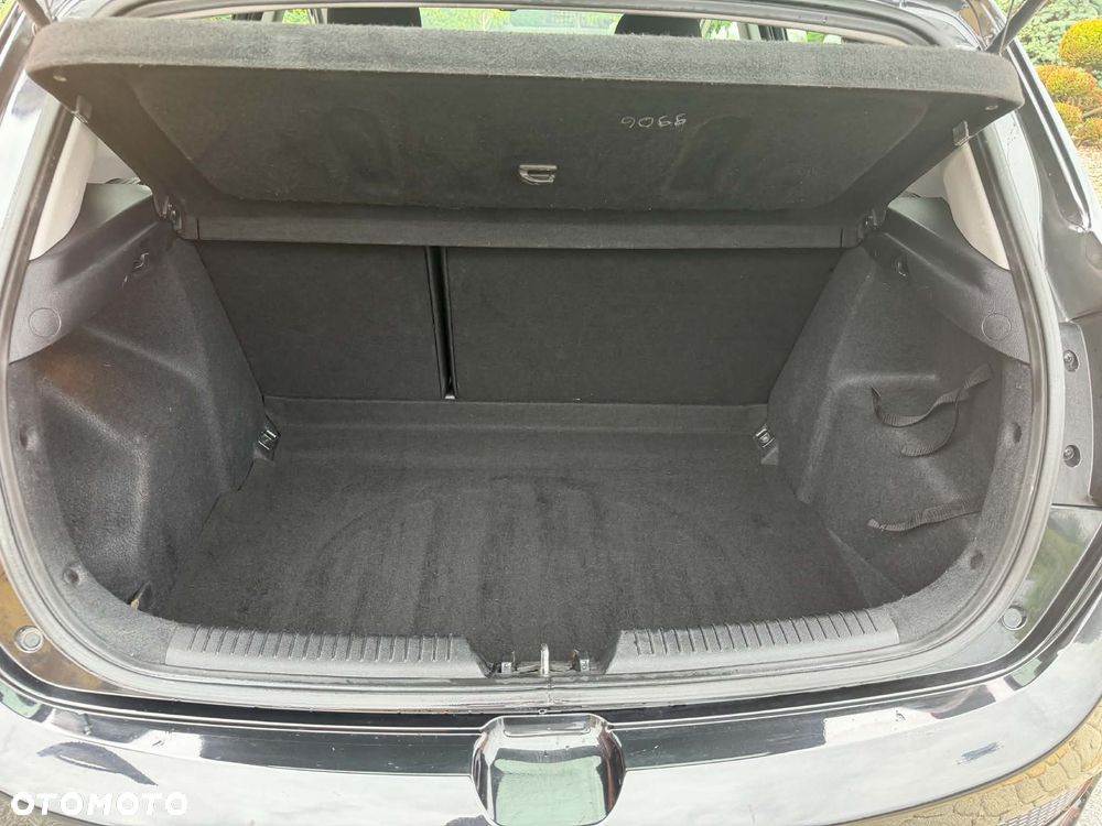 Kia Ceed 1.4 CVVT Dream-Team Edition - 11