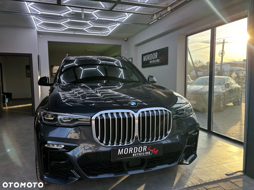 BMW X7 M50i sport - 32
