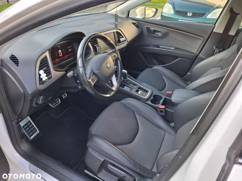 Seat Leon 2.0 TDI Xcellence S&S DSG - 17