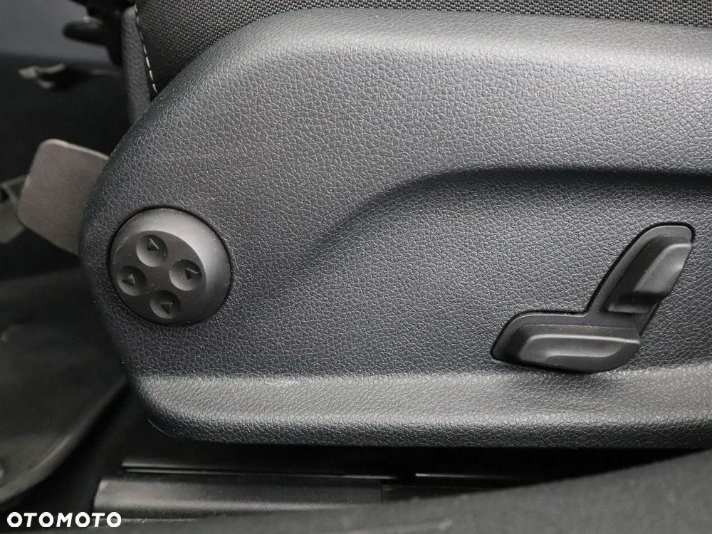 Mercedes-Benz Klasa C 200 d 9G-TRONIC Avantgarde - 38