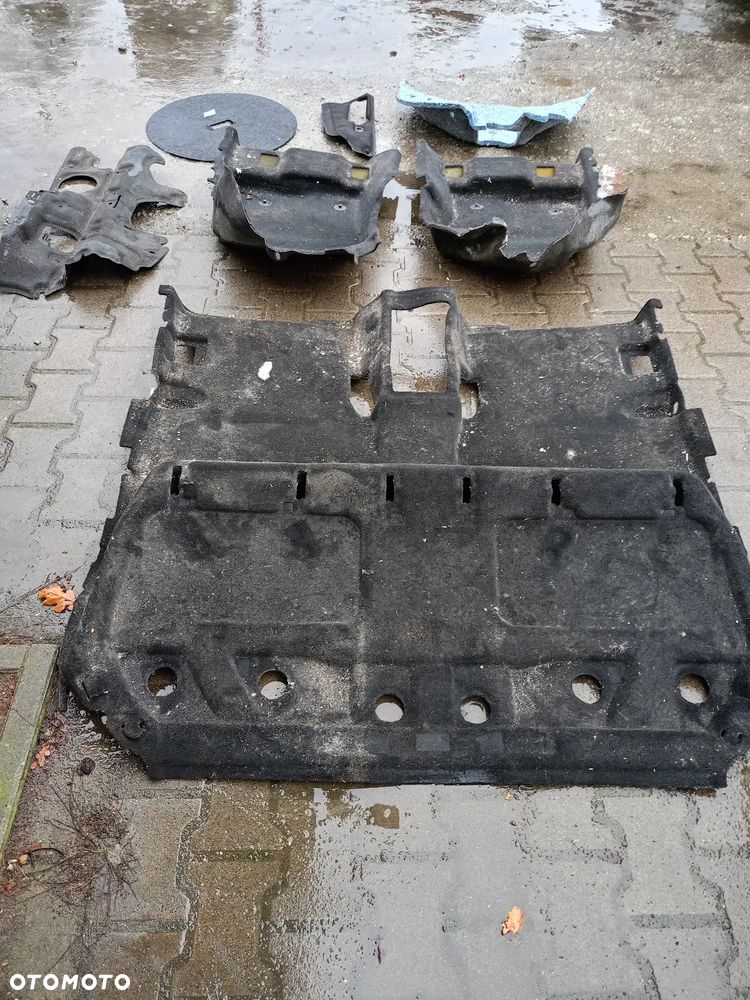 Plastiki wnętrze Dywany Wygłuszenia słupki Ford C-MAX MK2 - 17