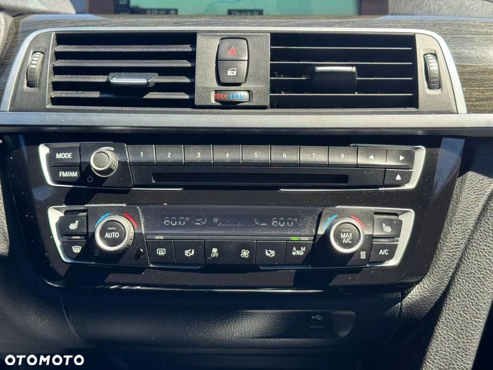 BMW Seria 3 330i xDrive - 21