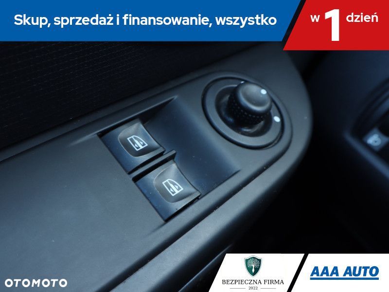 Renault Clio - 18