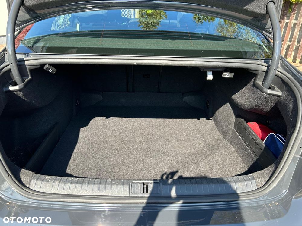 Volkswagen Passat 2.0 TSI Elegance DSG - 20