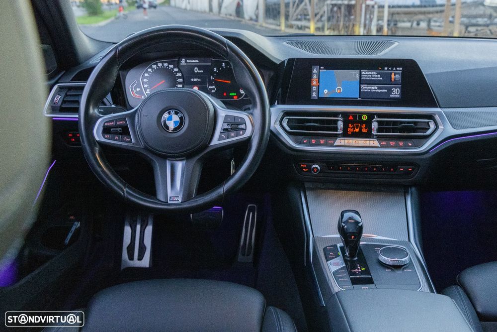 BMW 318 i Touring Aut. M Sport - 14