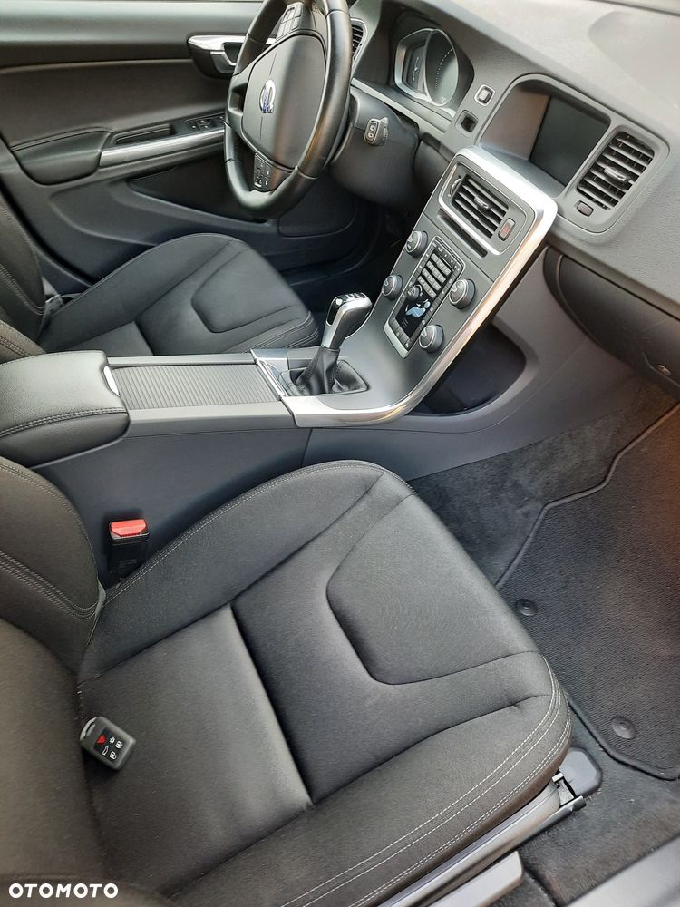 Volvo V60 D2 Kinetic - 12