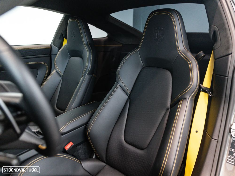 Porsche 911 (992) - 25