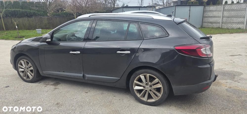 RENAULT MEGANE III NV676 kombi zderzak tył lewy - 1