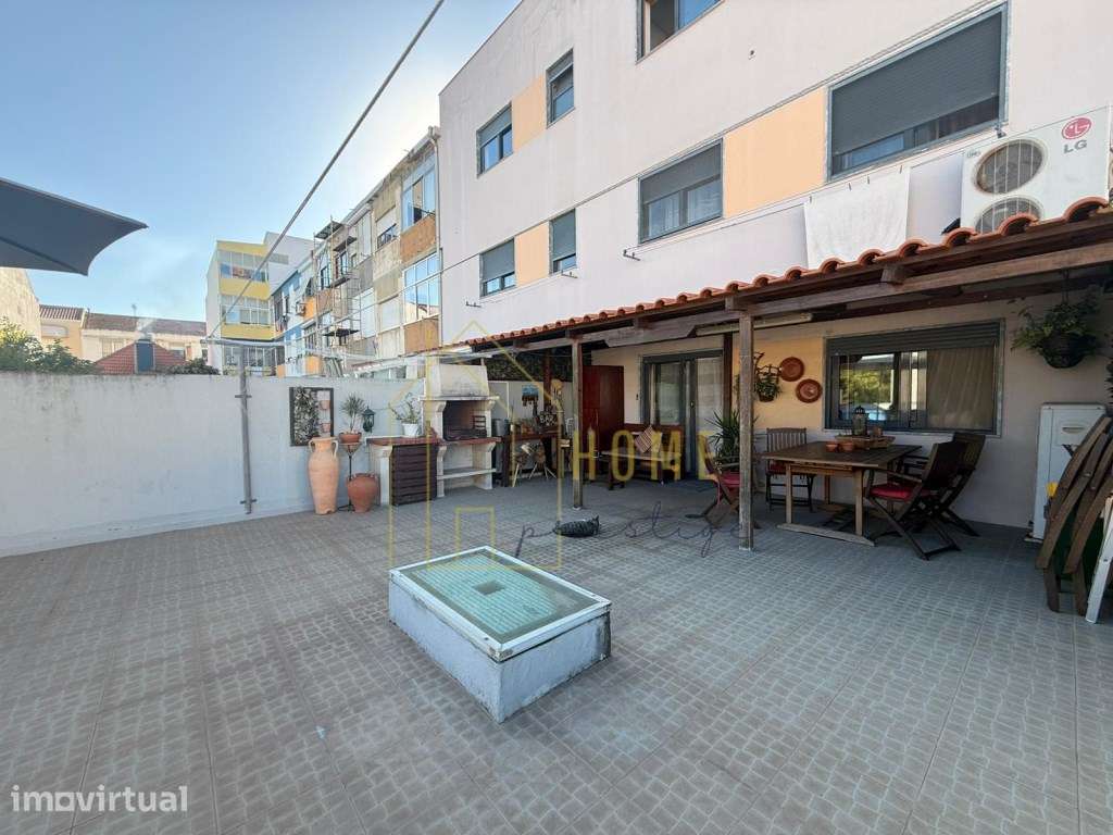 Oportunidade Única no Alto do Seixalinho - T2 com Terraço e Garagem... - Grande imagem: 2/34