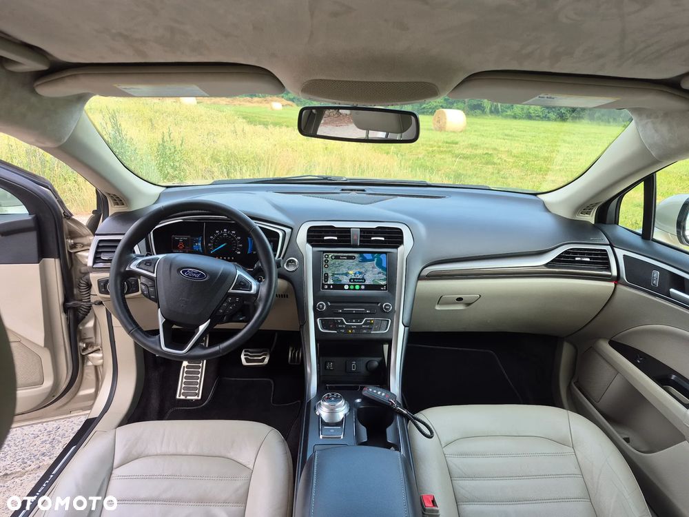 Ford Fusion - 15