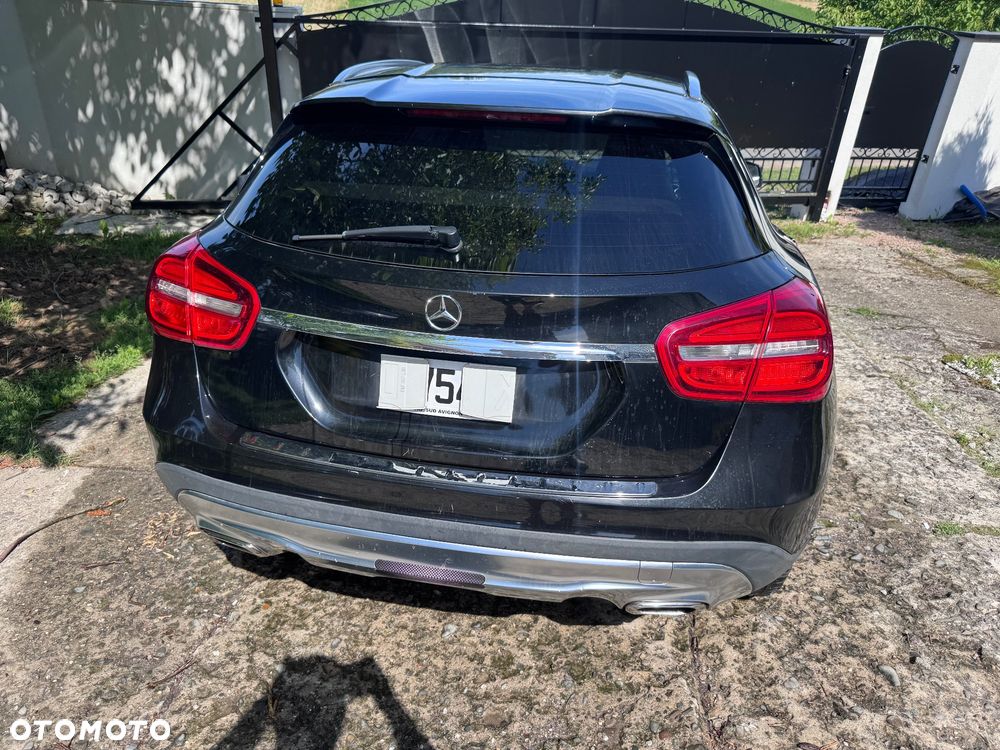 Mercedes-Benz GLA 220 d 4Matic 7G-DCT StreetStyle - 11