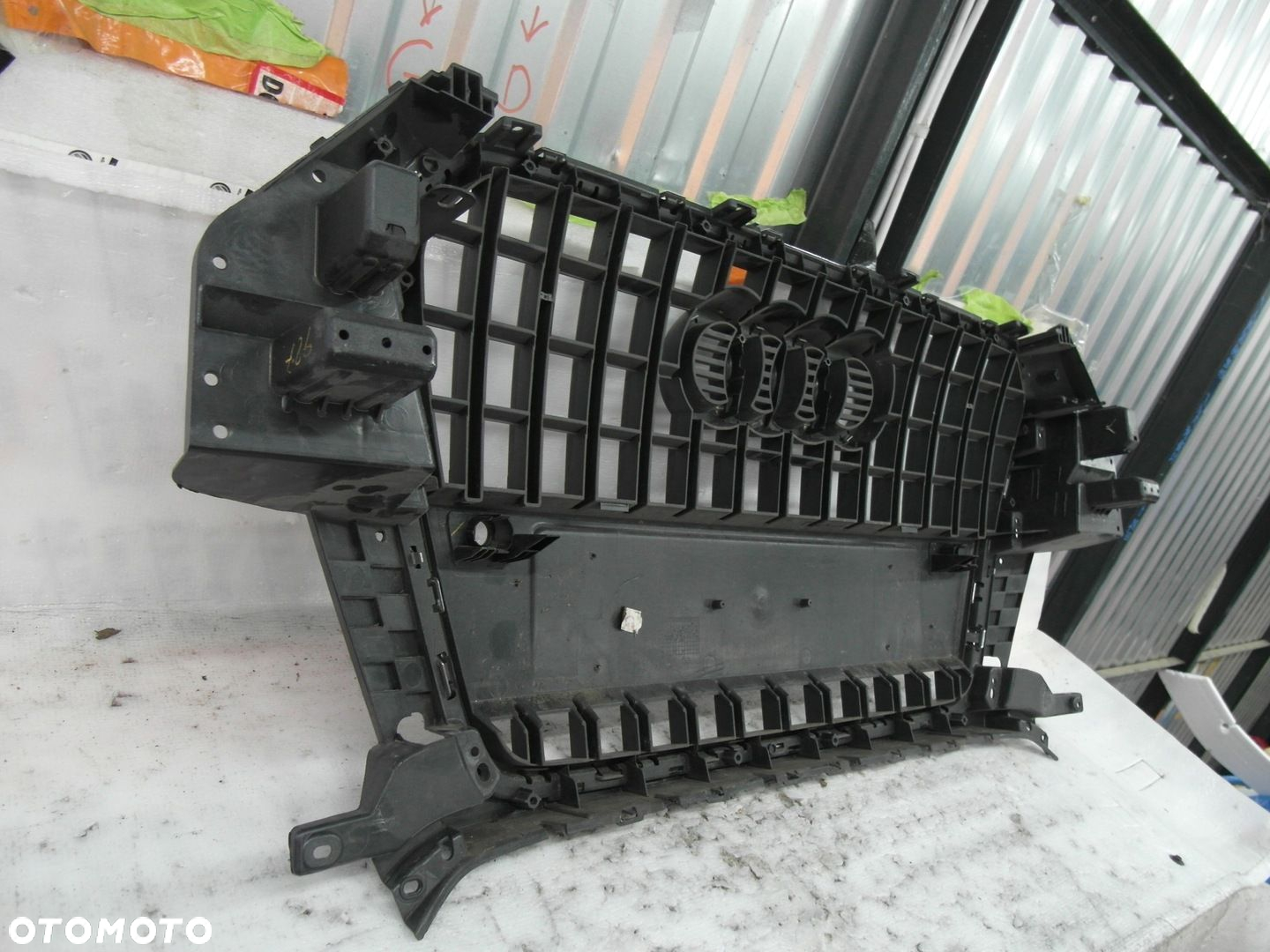 GRILL ATRAPA ZDERZAKA AUDI Q3 8U0853653H NR 70 - 6