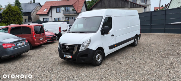 Nissan NV 400