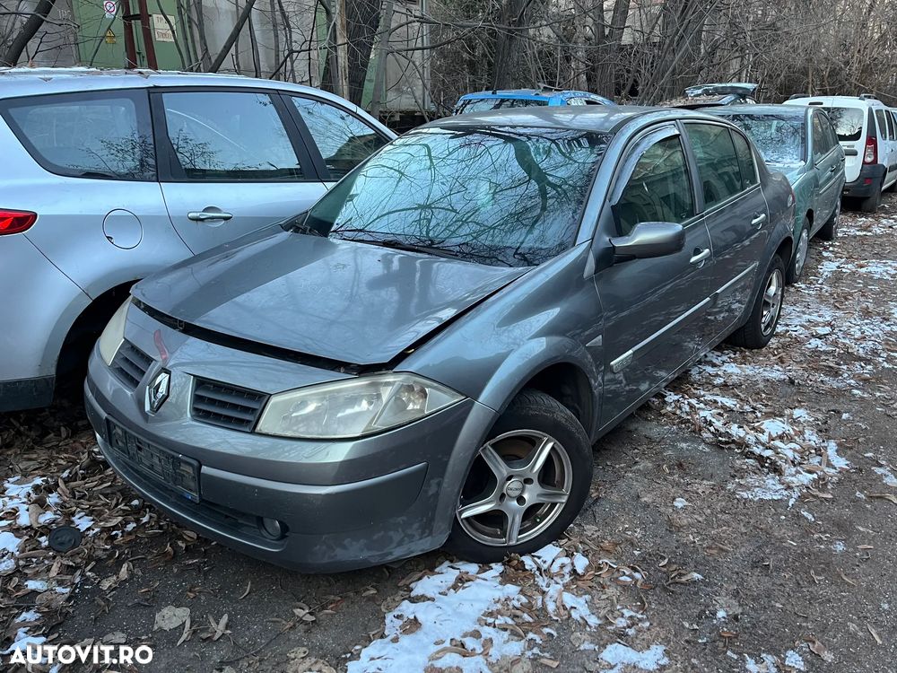 Dezmembrez Renault Megane II non facelift 2005 1,9 DCI - 3