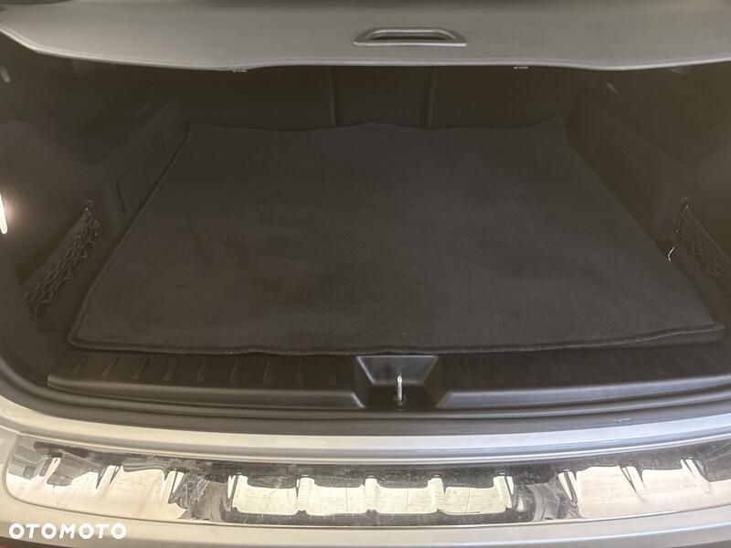 Mercedes-Benz GLB 200 7G-DCT - 21