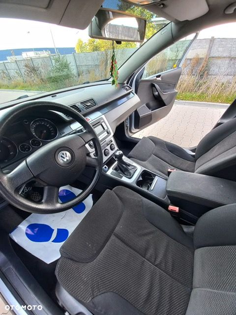 Volkswagen Passat - 17