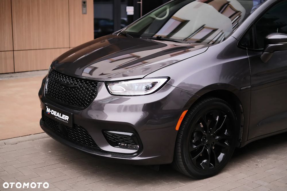 Chrysler Pacifica - 28