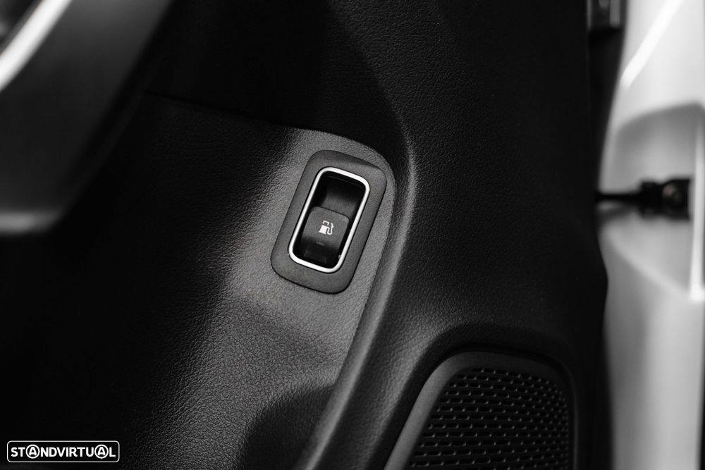 Mercedes-Benz CLA 250 e Shooting Brake AMG Line - 34