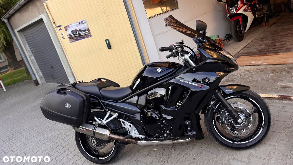 Suzuki GSX - 29