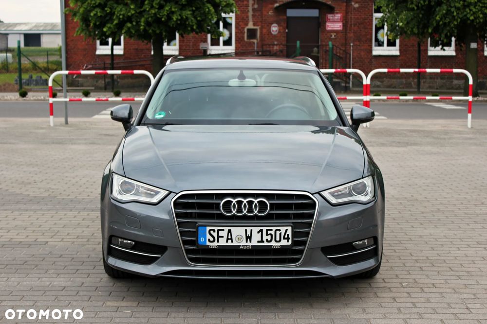 Audi A3 Sportback 1.4 TFSI Ambiente - 2