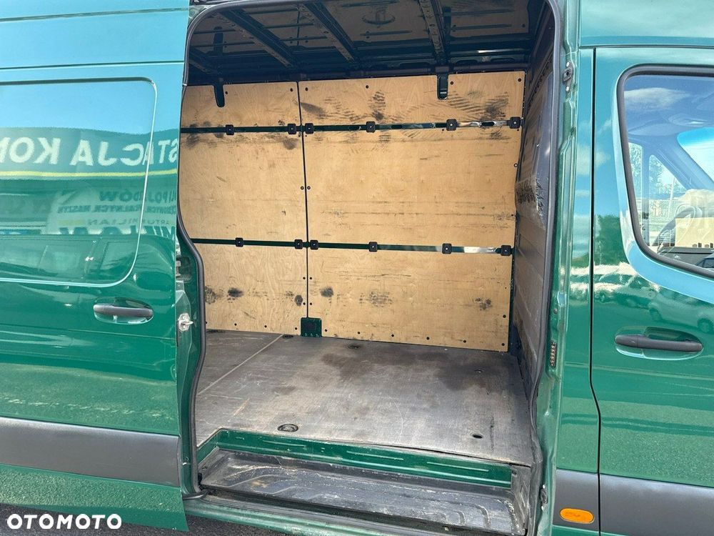Mercedes-Benz Sprinter - 20