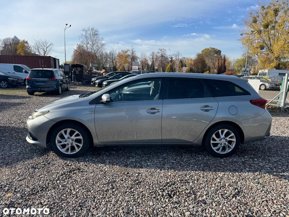 Toyota Auris Touring Sports Hybrid Edition-S - 6