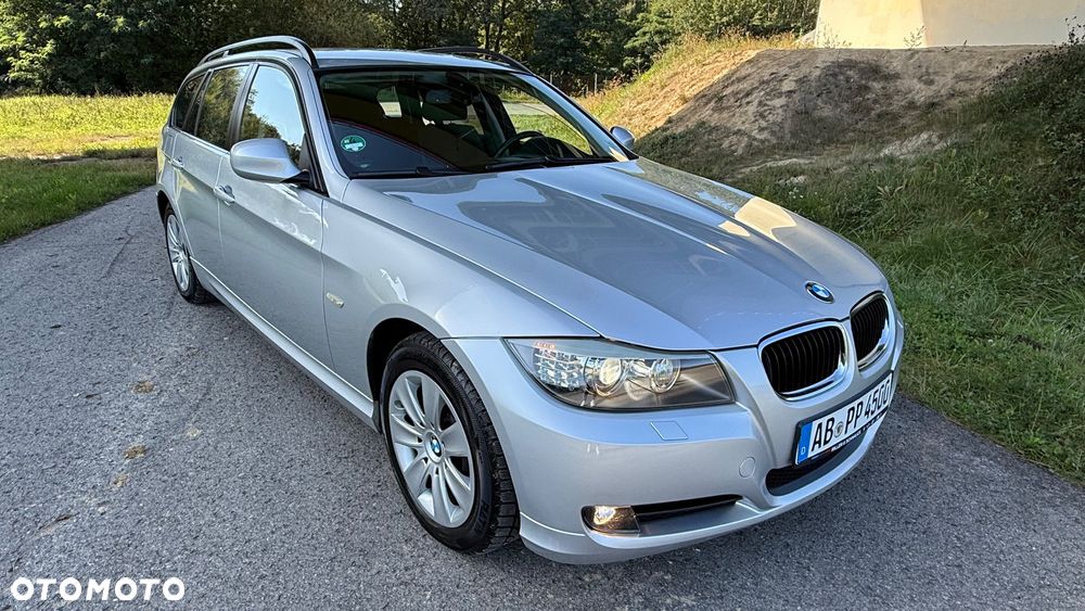 BMW Seria 3 320d xDrive - 31