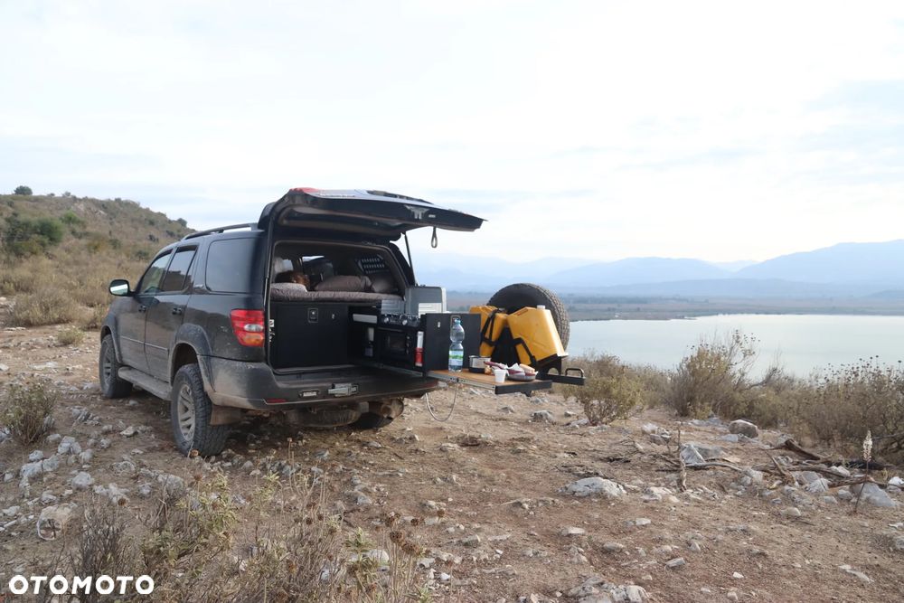Toyota Sequoia - 15