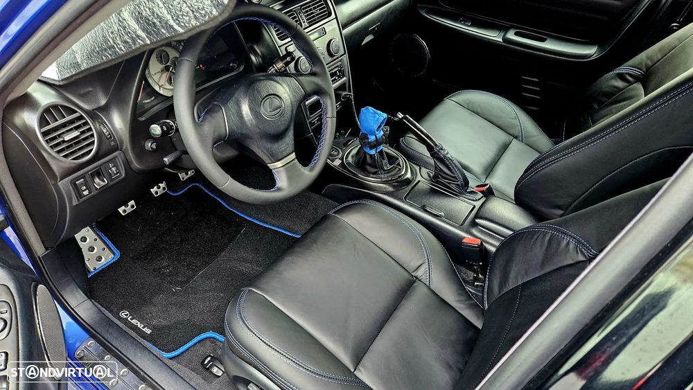 Lexus IS 200 Standard - 2