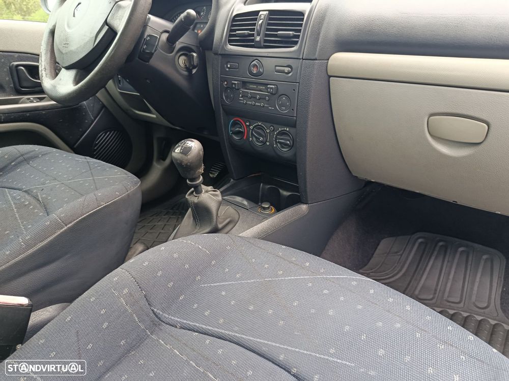 Renault Clio 1.5 dCi Expression - 24