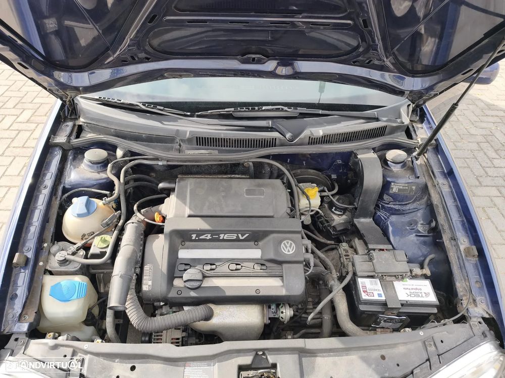Volkswagen Golf 1.4i Confort — fotografia 6