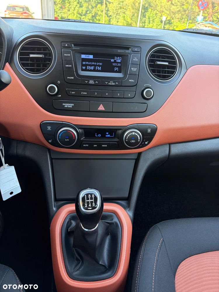 Hyundai i10 1.2 Fifa World Cup Edition - 20