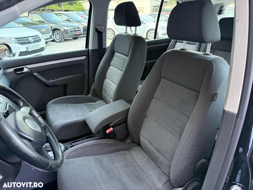 Volkswagen Touran - 8