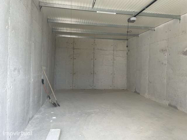 Garagem Box Nova com 52 m² – A 5 min. do Centro de Torres Vedras - Grande imagem: 3/15