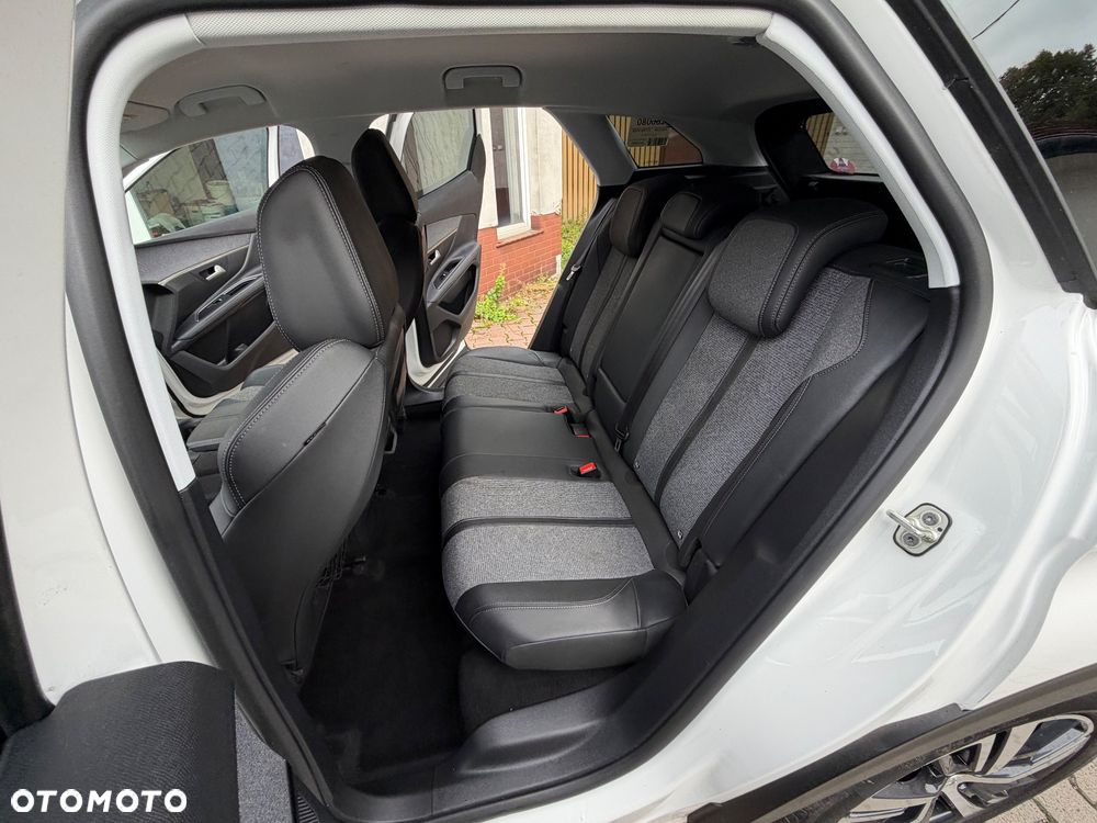 Peugeot 3008 PureTech 130 Stop & Start GPF EAT8 Allure - 13