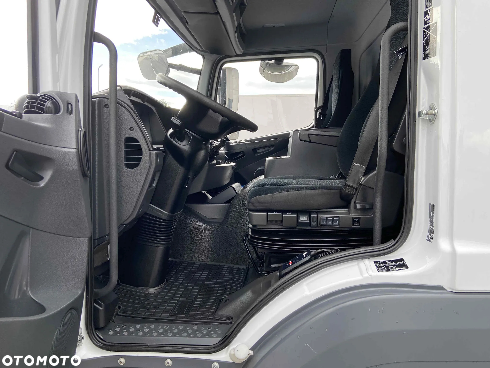 Mercedes-Benz ATEGO 1324 CARRIER SUPRA 1050 LAMBERET 6.30 - 10
