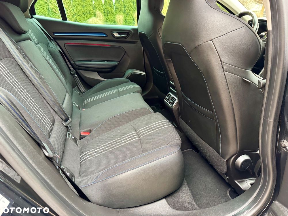 Renault Megane ENERGY TCe 205 EDC GT - 24