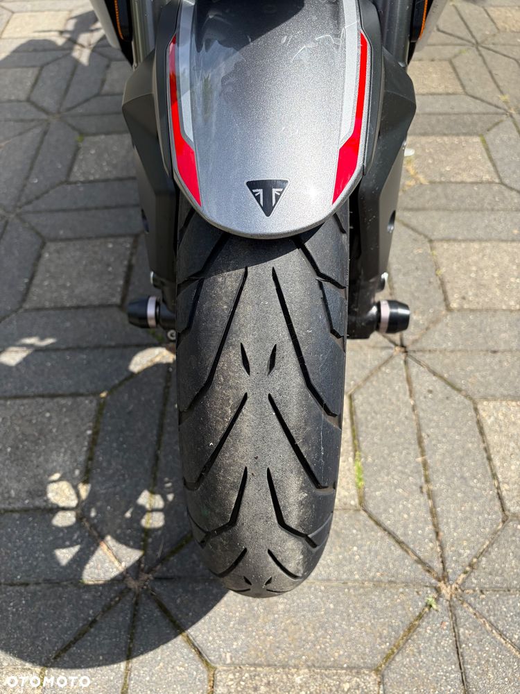 Triumph Street Triple - 21