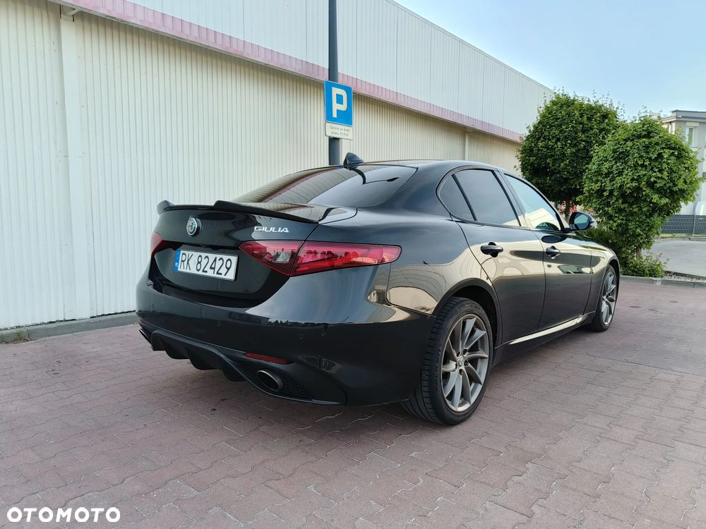 Alfa Romeo Giulia 2.0 Turbo Veloce Q4 - 4