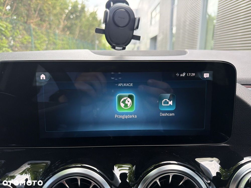 Mercedes-Benz GLA 180 Progressive - 30