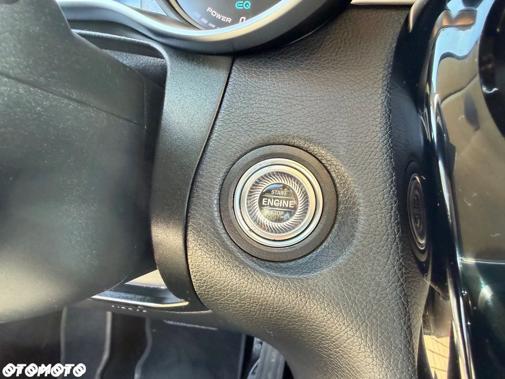 Mercedes-Benz GLC 300 e 4-Matic - 21