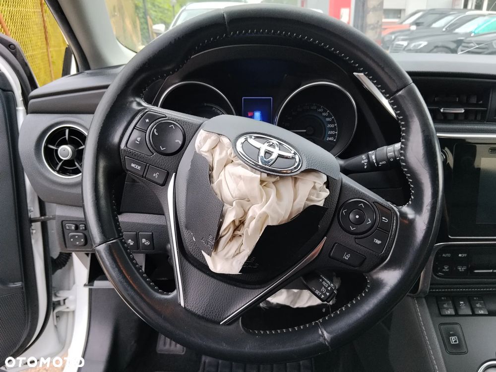 Toyota Auris Hybrid 135 Premium - 16