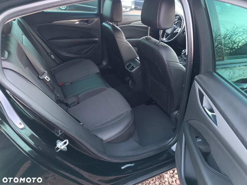 Opel Insignia - 38