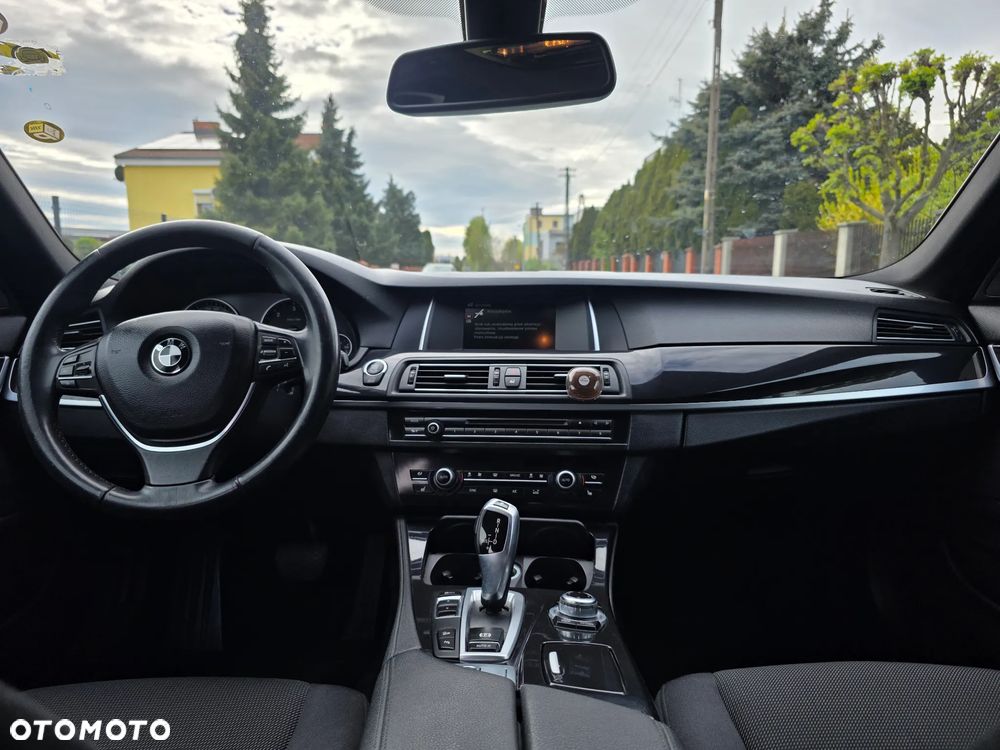 BMW Seria 5 525d xDrive Luxury Line - 22